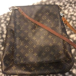 Authentic Louis Vuitton Musette Salsa